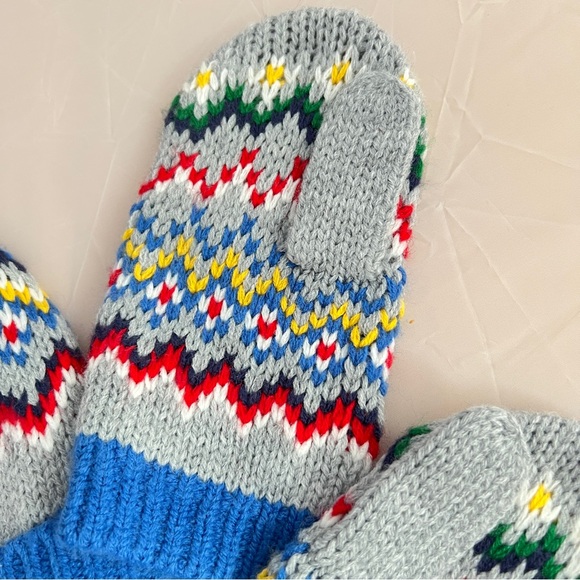 Mini Boden Fair Isle hat and mittens set size L NWT with flaws - Picture 2 of 7